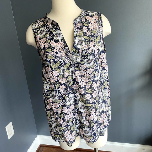 GAP navy blue sleeveless button down tank top - Picture 5 of 8